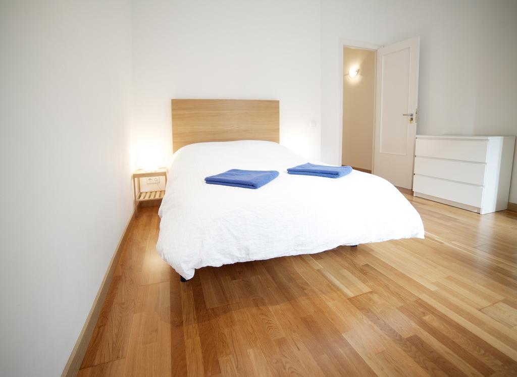 Apartment In Plaza Catalunya Barcelona Room photo